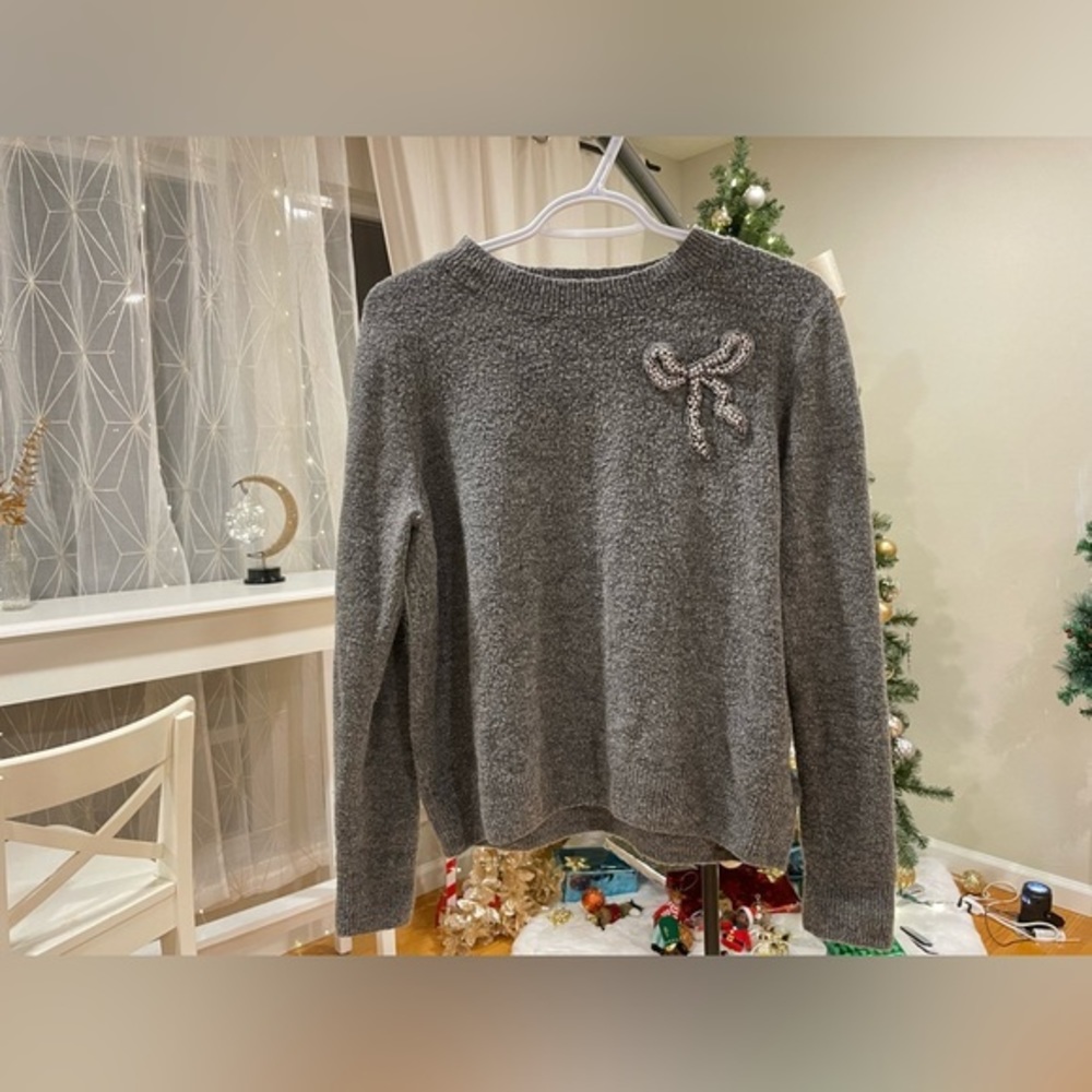 H&M Cozy Heather Grey Sweater with Decorative Sequin Bow